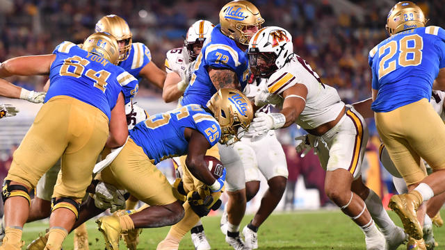 COLLEGE FOOTBALL: OCT 12 Minnesota at UCLA 